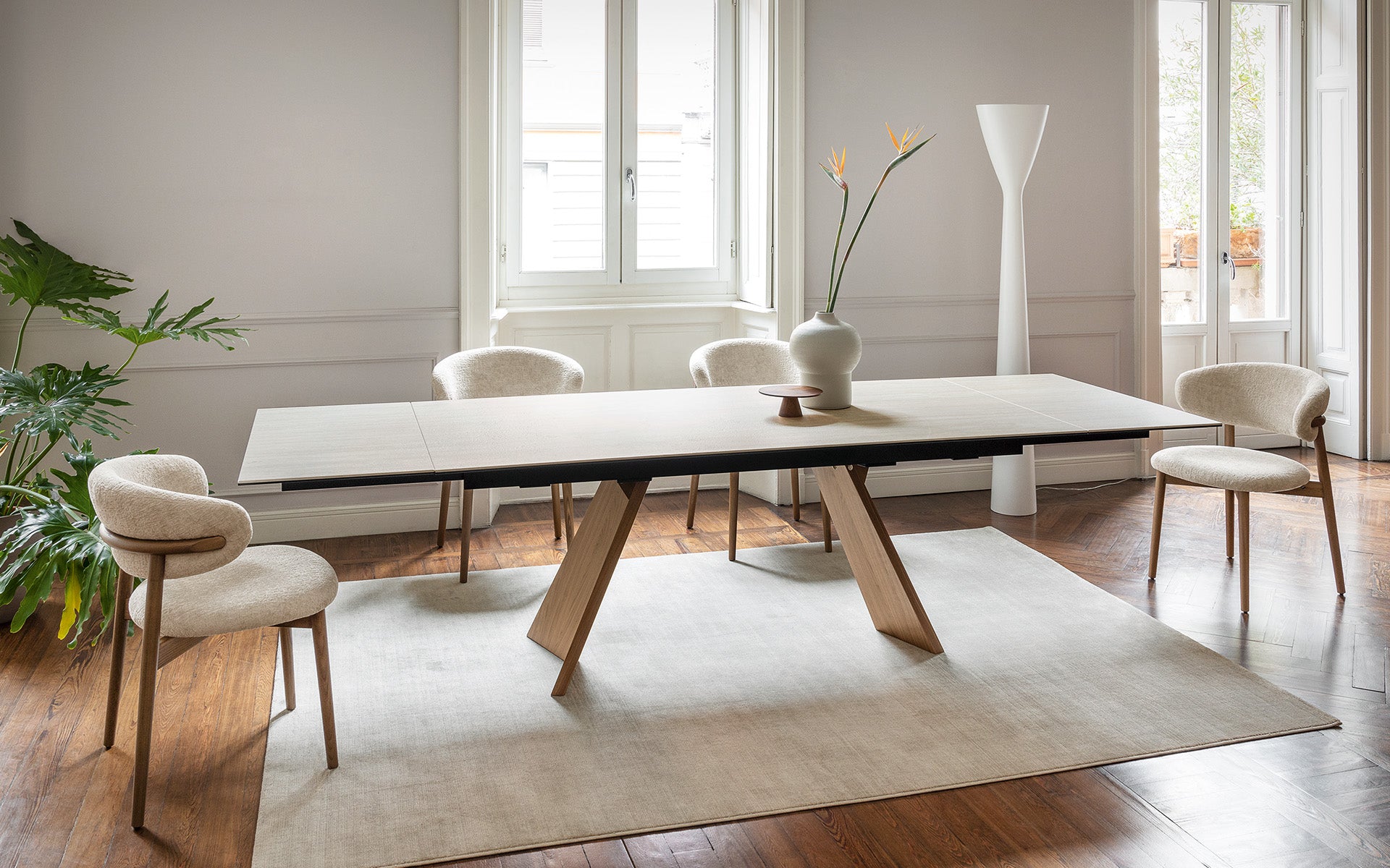 Icaro Extending Dining Table