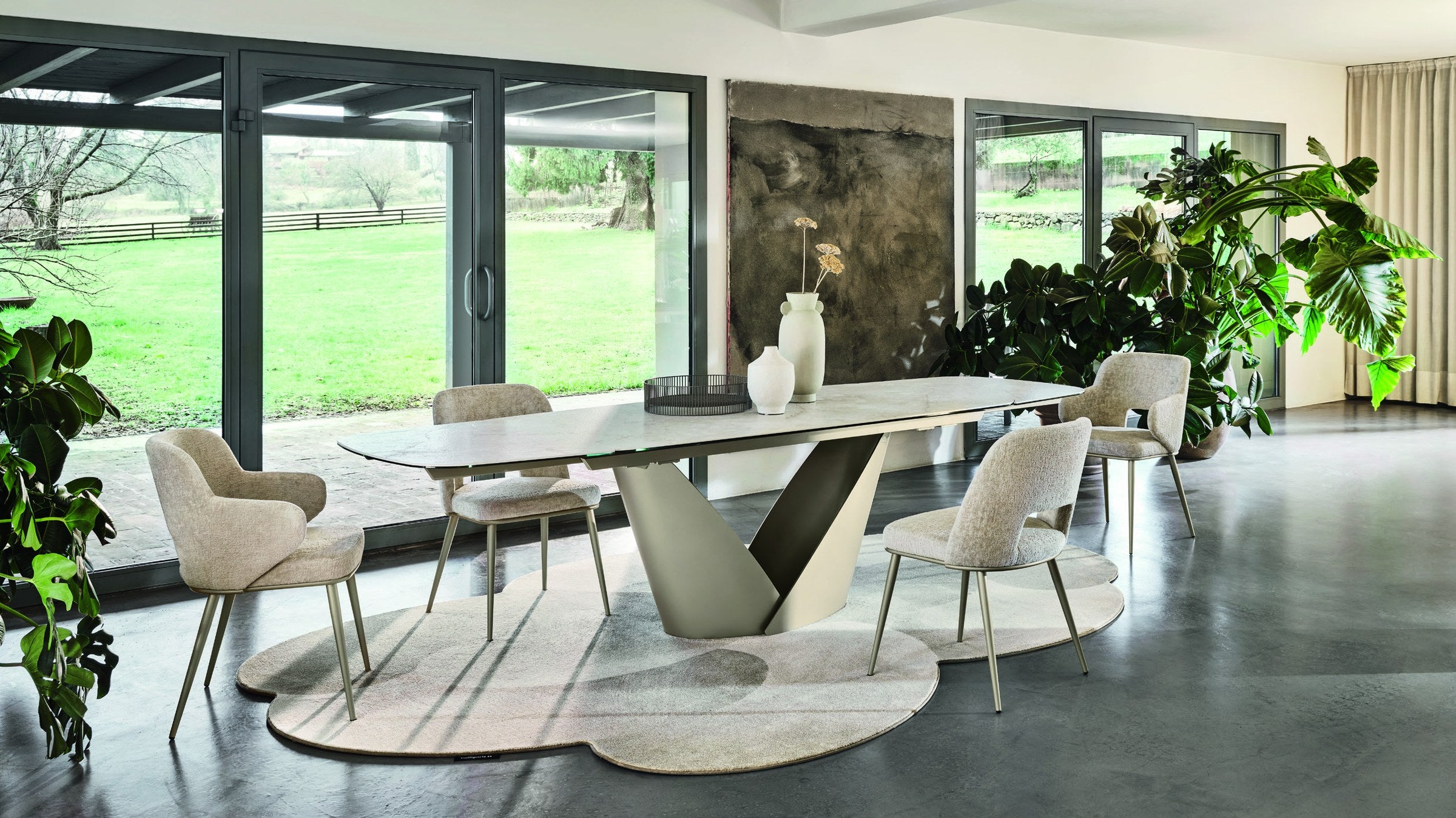 Calla Dining Table