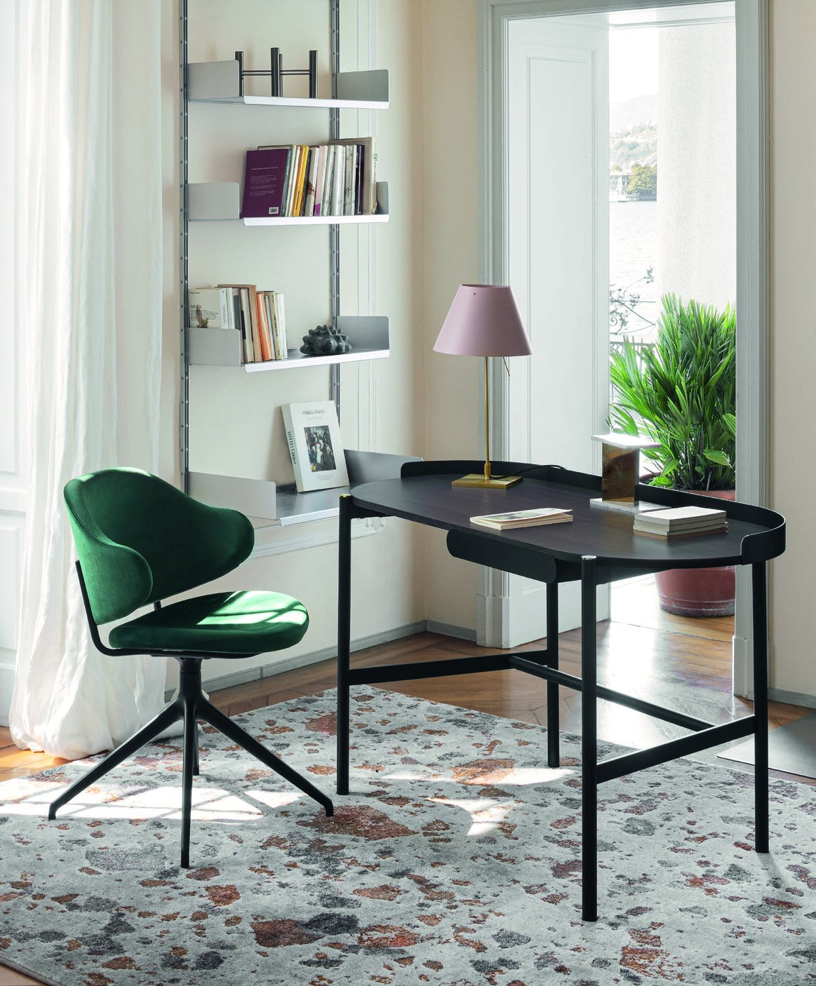 Madame Desk