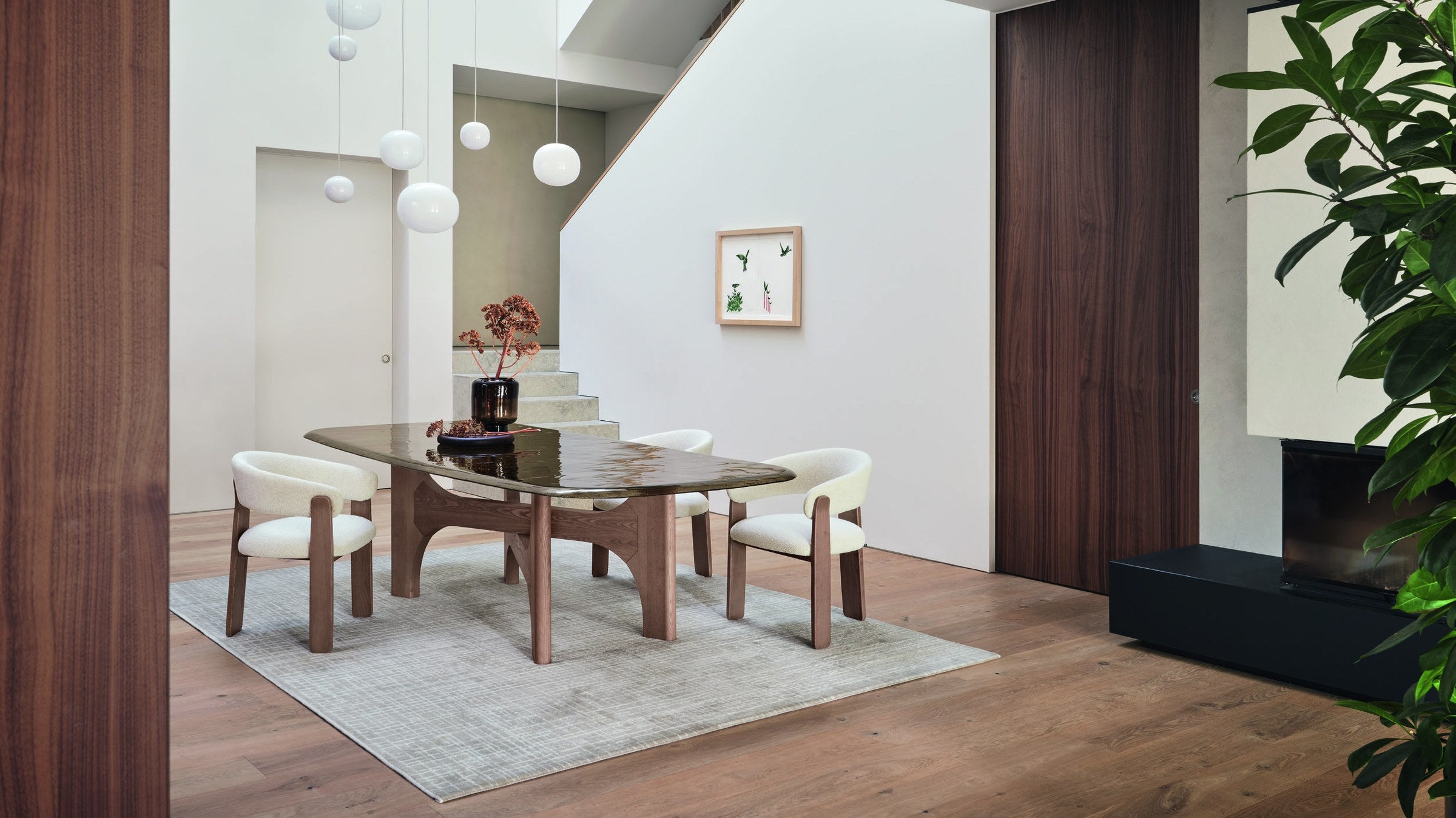 Nogu Dining Table
